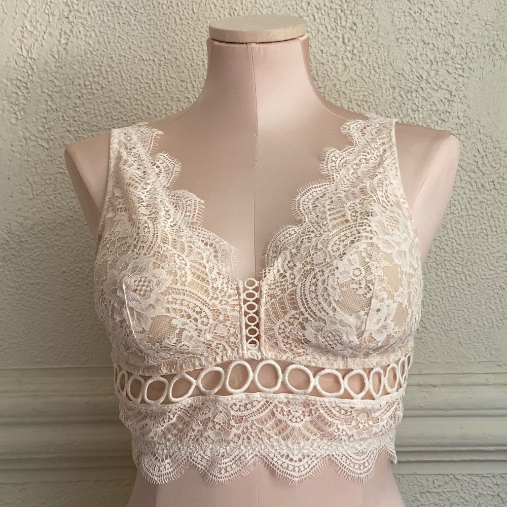 Victoria’s Secret Lace Bralette Large - Picture 1 of 4